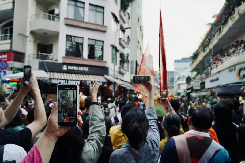 eSIM vs SIM — Ho Chi Minh
